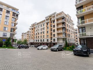 Apartament cu 2 camere, 80 m², Buiucani, Chișinău foto 2
