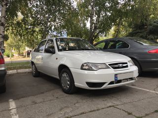 Daewoo Nexia foto 2