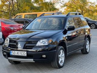 Mitsubishi Outlander foto 2