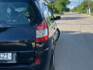 Renault Grand Scenic foto 2