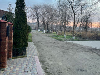 Casă cu lac și foișor în Cahul foto 3