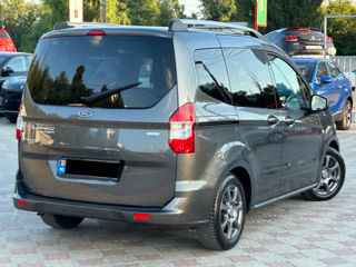 Ford Tourneo Courier foto 4