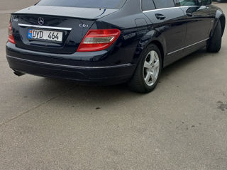 Mercedes C-Class foto 3