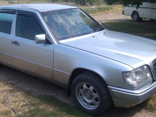 Mercedes Series (W124) foto 3