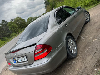 Mercedes E-Class foto 2