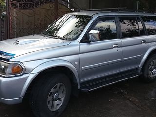 Mitsubishi Pajero Sport foto 3