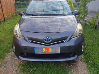 Toyota Prius v, 2012 г.
