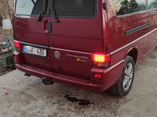 Volkswagen Caravelle foto 2