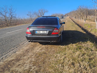 Mercedes E-Class foto 2