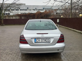 Mercedes E-Class foto 4