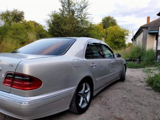 Mercedes E-Class foto 6