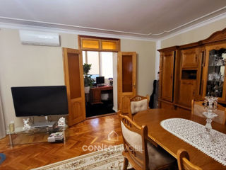 Apartament cu 4 camere, 188 m², Buiucani, Chișinău foto 3