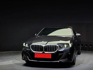 BMW 5 Series foto 3