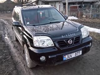 Nissan X-Trail foto 1