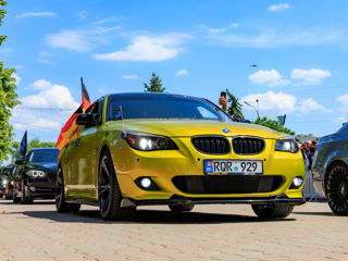 BMW 5 Series foto 4