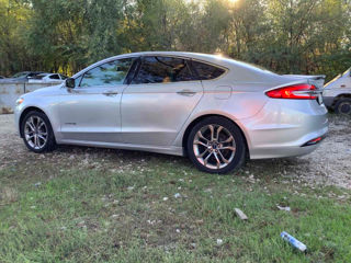 Ford Fusion foto 2