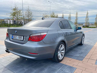 BMW 5 Series foto 4