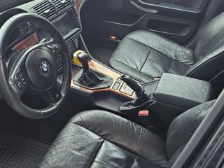 BMW 5 Series foto 9