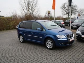 Volkswagen Touran foto 2