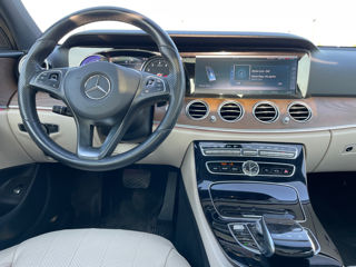 Mercedes E-Class foto 8