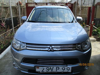 Mitsubishi Outlander foto 2