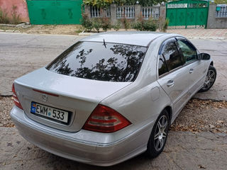 Mercedes C-Class foto 7