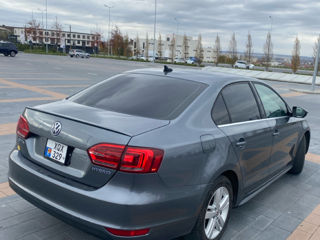 Volkswagen Jetta foto 4