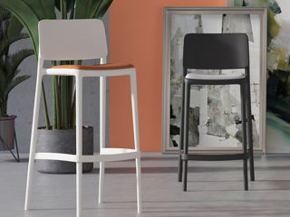 Дизайнерские стулья из пластика foto 8