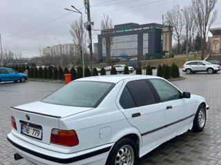 BMW 3 Series foto 4