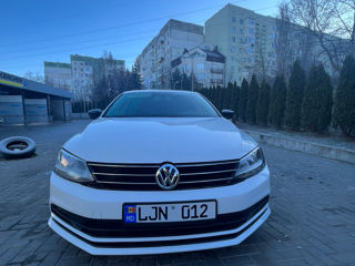 Volkswagen Jetta foto 2