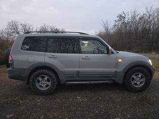 Mitsubishi Pajero foto 3