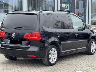 Volkswagen Touran foto 3