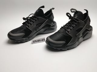 Nike air huarache black foto 4