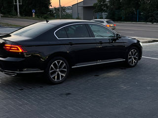 Volkswagen Passat foto 3