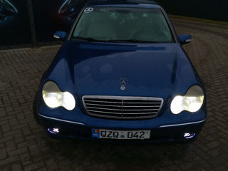 Mercedes C-Class foto 4