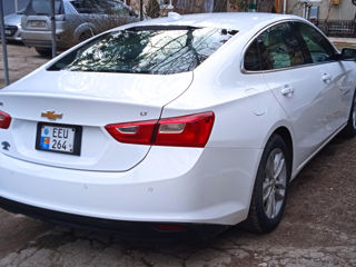 Chevrolet Malibu foto 2