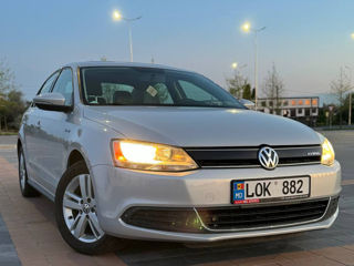 Volkswagen Jetta foto 2