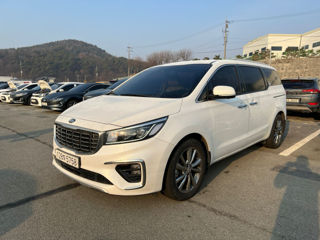 KIA Carnival foto 2