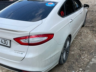 Ford Fusion foto 5