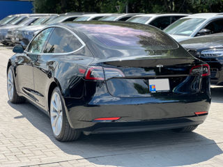 Tesla Model 3 foto 5