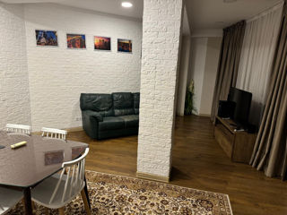 Apartament cu 3 camere, 100 m², Centru, Chișinău foto 2