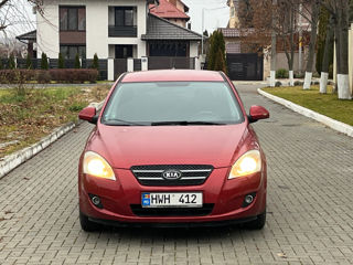 KIA Ceed foto 2