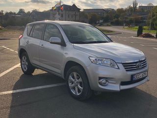 Toyota Rav 4 foto 1