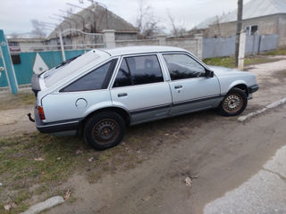 Opel Ascona foto 3