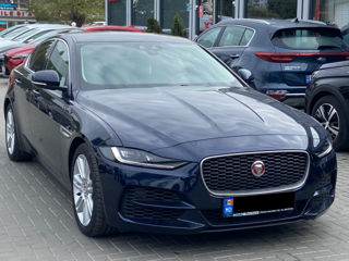 Jaguar XE foto 4