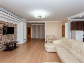 Apartament cu 4 camere, 132 m², Centru, Chișinău foto 4