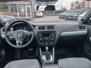 Volkswagen Jetta foto 8