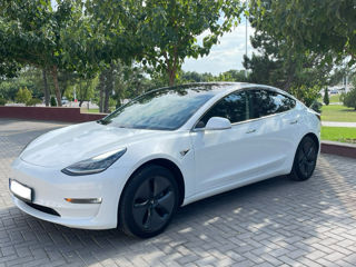 Tesla Model 3 foto 2