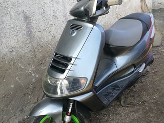 Piaggio 125cc foto 1