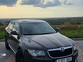 Skoda Superb foto 2